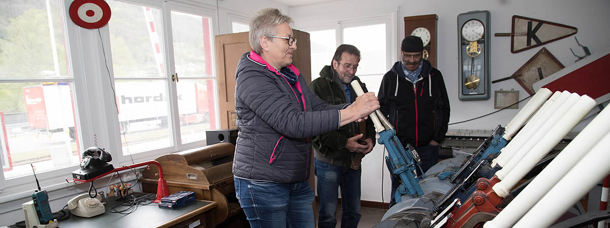 Personen im Stellwerk